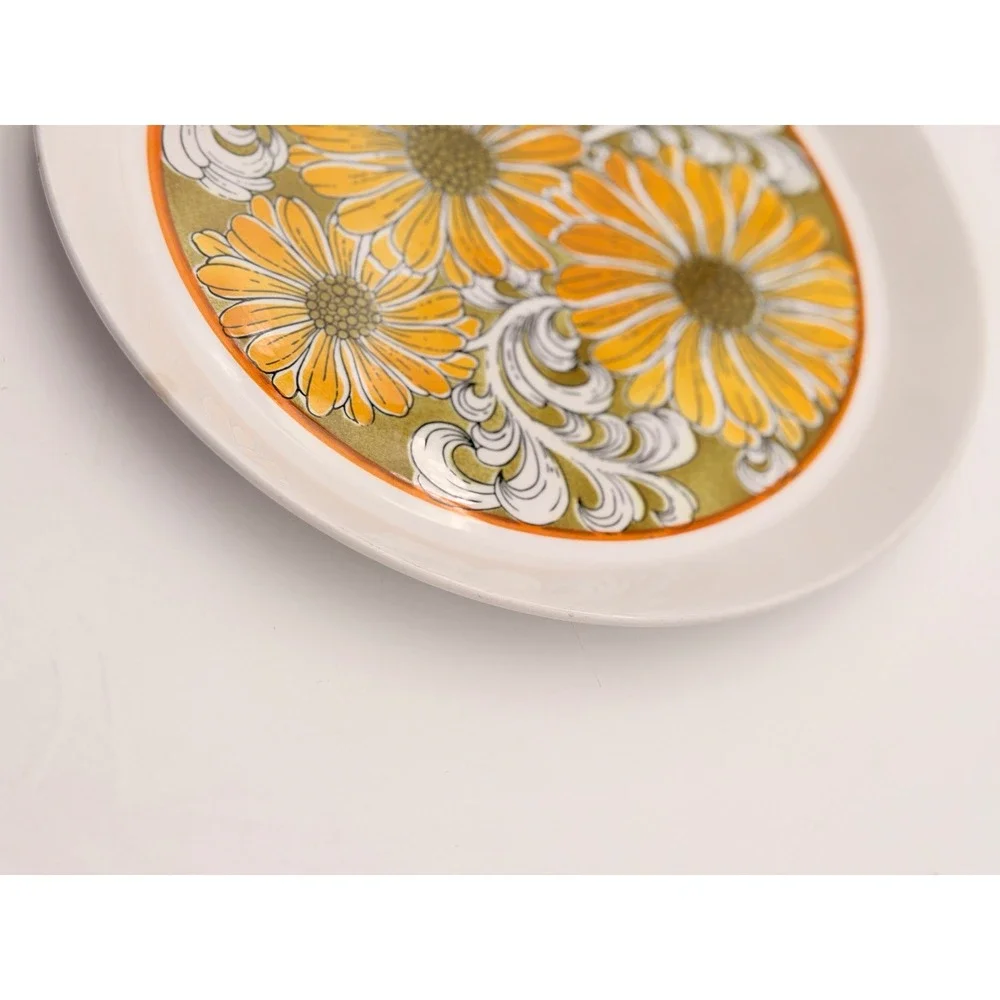 Mikasa Vintage 1970s Retro Floral Dinner Plate Yellow Orange Daisy MCM 10.5 Inch